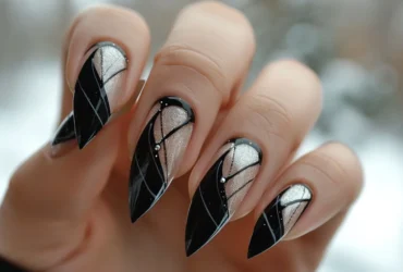 Black French Tip Nails