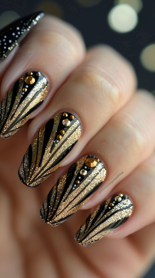 Glamorous Gatsby nails