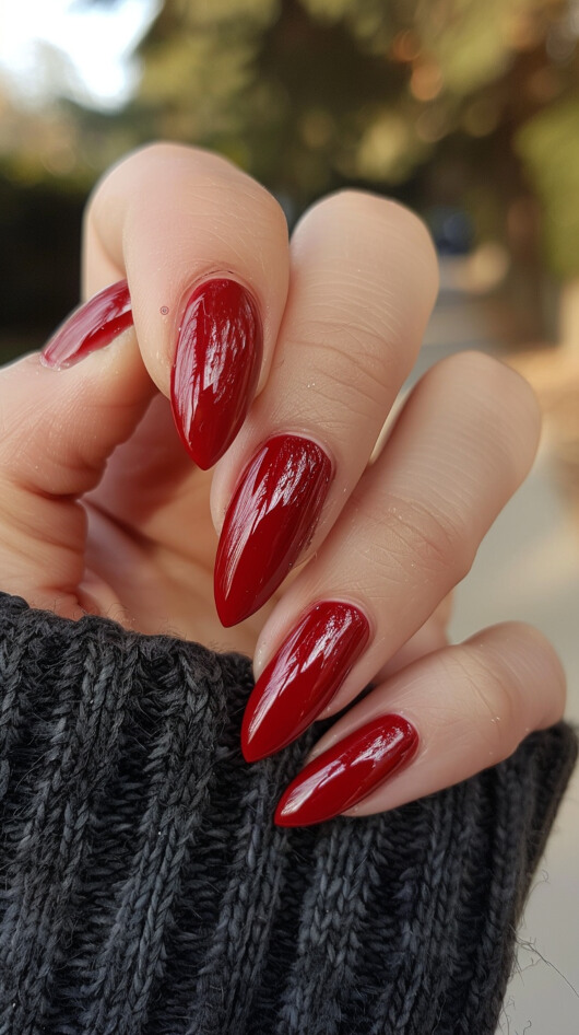 The Classic Red Nails for blonde hair