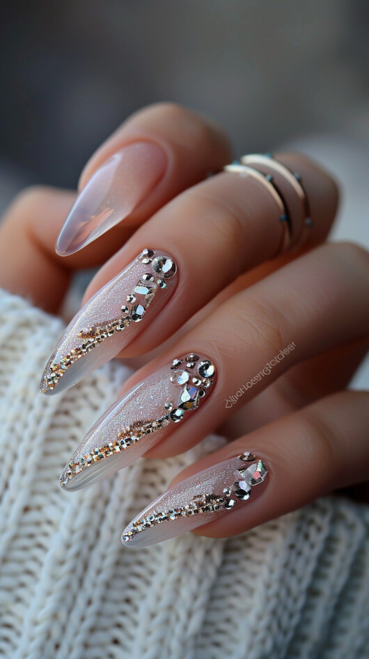 The Crystal Outline nails