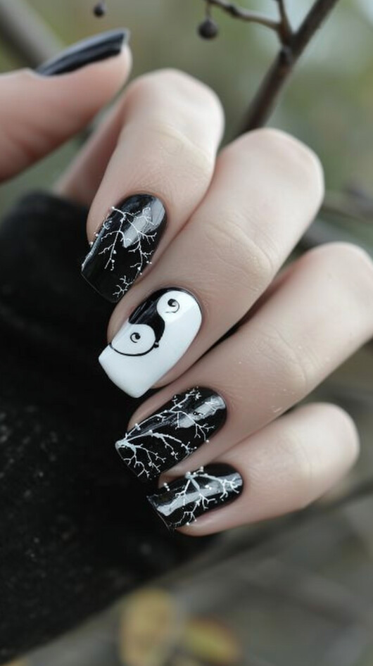 Yin-Yang nail design